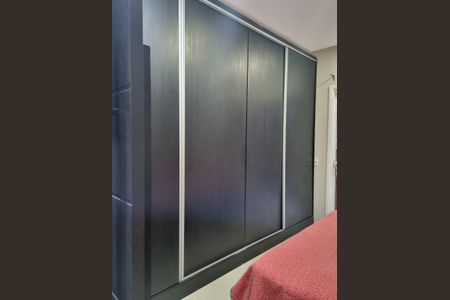 Casa de condomínio à venda com 300m², 3 quartos e 6 vagasQuarto