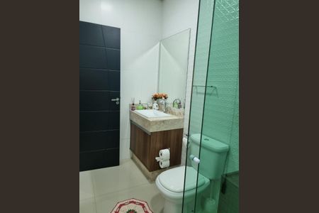 Casa de condomínio à venda com 300m², 3 quartos e 6 vagasBanheiro