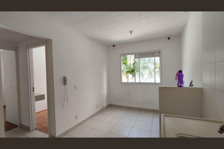 Apartamento para alugar com 45m², 2 quartos e sem vaga Apartamento para alugar com 45m², 2 quartos e sem vagaSala / Cozinha / Área de serviço