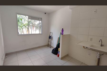 Apartamento para alugar com 45m², 2 quartos e sem vaga Apartamento para alugar com 45m², 2 quartos e sem vagaSala / Cozinha / Área de serviço
