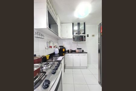 Apartamento à venda com 75m², 2 quartos e 1 vaga Apartamento à venda com 75m², 2 quartos e 1 vagaCozinha