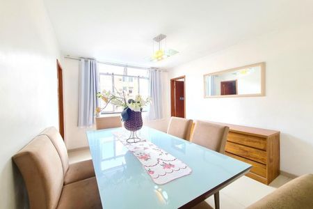 Apartamento à venda com 75m², 2 quartos e 1 vaga Apartamento à venda com 75m², 2 quartos e 1 vagaSala de Jantar