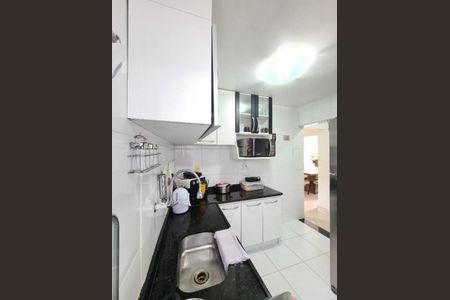 Apartamento à venda com 75m², 2 quartos e 1 vaga Apartamento à venda com 75m², 2 quartos e 1 vagaCozinha