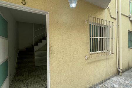 Casa para alugar com 180m², 3 quartos e 1 vaga Casa para alugar com 180m², 3 quartos e 1 vagaFachada