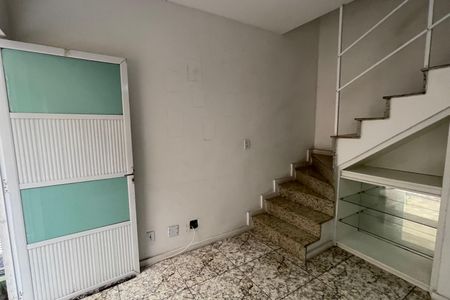 Sala de casa para alugar com 3 quartos, 180m² em Vila São Luis, Duque de Caxias