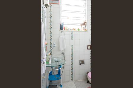 Banheiro social de apartamento à venda com 1 quarto, 65m² em Grajaú, Rio de Janeiro