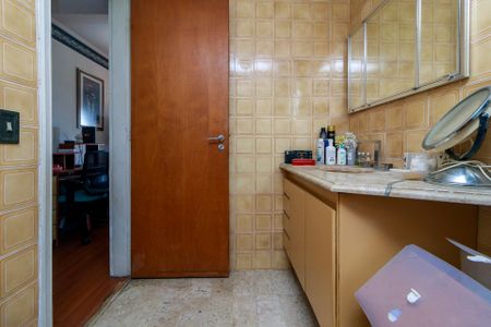 Apartamento à venda com 157m², 3 quartos e 2 vagas Apartamento à venda com 157m², 3 quartos e 2 vagasSuíte - Banheiro