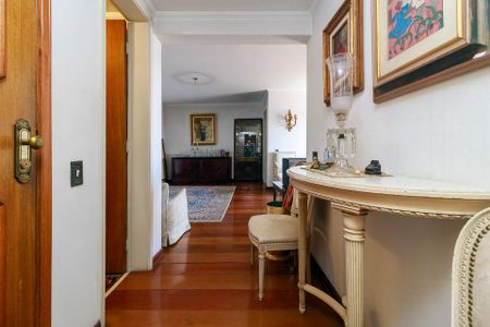 Apartamento à venda com 157m², 3 quartos e 2 vagas Apartamento à venda com 157m², 3 quartos e 2 vagasHall de Entrada