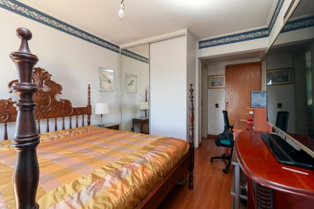 Apartamento à venda com 157m², 3 quartos e 2 vagas Apartamento à venda com 157m², 3 quartos e 2 vagasSuíte