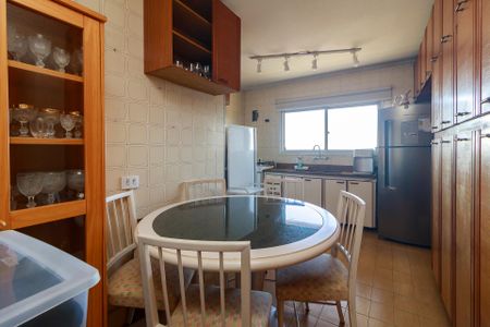 Apartamento à venda com 157m², 3 quartos e 2 vagas Apartamento à venda com 157m², 3 quartos e 2 vagasCozinha