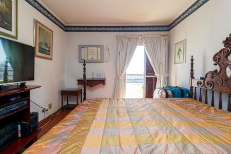 Apartamento à venda com 157m², 3 quartos e 2 vagas Apartamento à venda com 157m², 3 quartos e 2 vagasSuíte