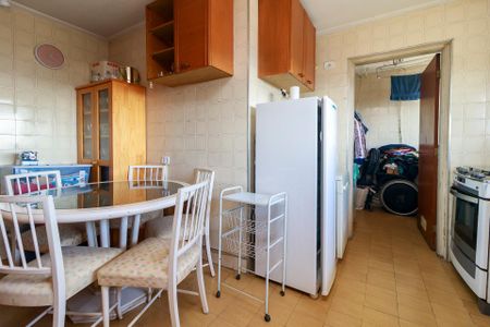 Apartamento à venda com 157m², 3 quartos e 2 vagas Apartamento à venda com 157m², 3 quartos e 2 vagasCozinha