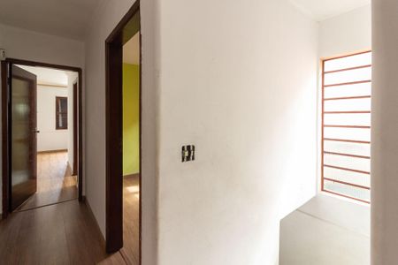 Hall de distribuição de casa à venda com 3 quartos, 150m² em Vila Constancia, São Paulo