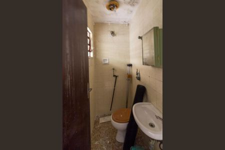Banheiro de Serviço de casa à venda com 3 quartos, 150m² em Vila Constancia, São Paulo