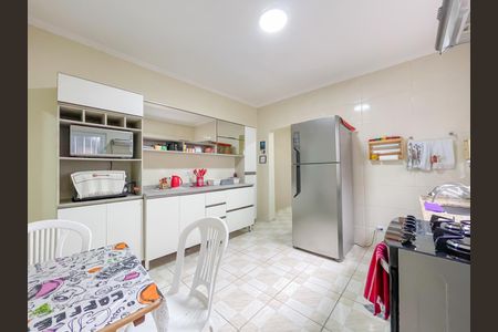 Casa à venda com 145m², 2 quartos e 2 vagas Casa à venda com 145m², 2 quartos e 2 vagasCozinha