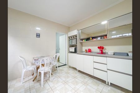 Casa à venda com 145m², 2 quartos e 2 vagas Casa à venda com 145m², 2 quartos e 2 vagasCozinha
