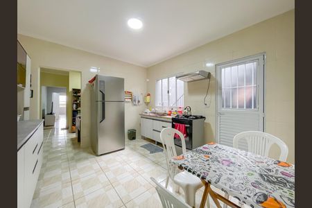 Casa à venda com 145m², 2 quartos e 2 vagas Casa à venda com 145m², 2 quartos e 2 vagasCozinha