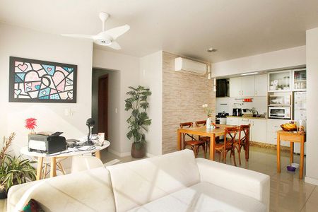 Apartamento à venda com 88m², 3 quartos e 2 vagasSala