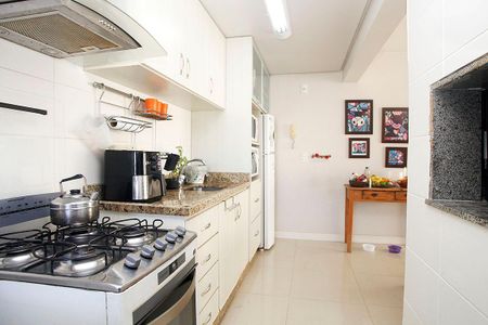 Apartamento à venda com 88m², 3 quartos e 2 vagasCozinha + Área de Serviço