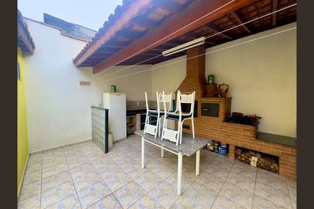 Casa para alugar com 250m², 2 quartos e 2 vagas Casa para alugar com 250m², 2 quartos e 2 vagasChurrasqueira