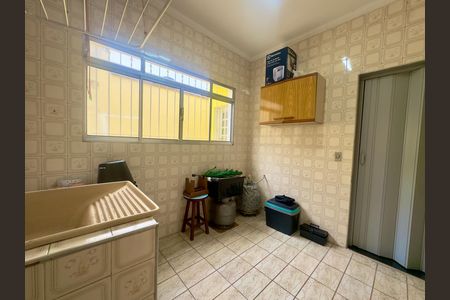 Casa para alugar com 250m², 2 quartos e 2 vagas Casa para alugar com 250m², 2 quartos e 2 vagasÁrea de Serviço