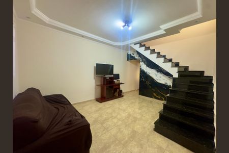 Casa para alugar com 250m², 2 quartos e 2 vagas Casa para alugar com 250m², 2 quartos e 2 vagasSala