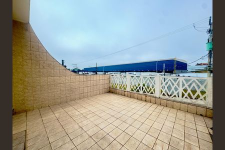 Casa para alugar com 250m², 2 quartos e 2 vagas Casa para alugar com 250m², 2 quartos e 2 vagasSacada do quarto 1
