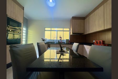Casa para alugar com 250m², 2 quartos e 2 vagas Casa para alugar com 250m², 2 quartos e 2 vagasCozinha