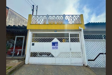 Casa para alugar com 250m², 2 quartos e 2 vagas Casa para alugar com 250m², 2 quartos e 2 vagasPlaca instalada na fachada do imóvel