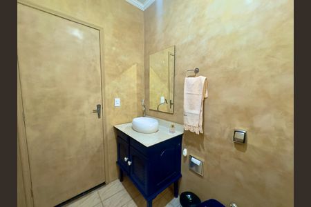 Casa para alugar com 250m², 2 quartos e 2 vagas Casa para alugar com 250m², 2 quartos e 2 vagasBanheiro 1