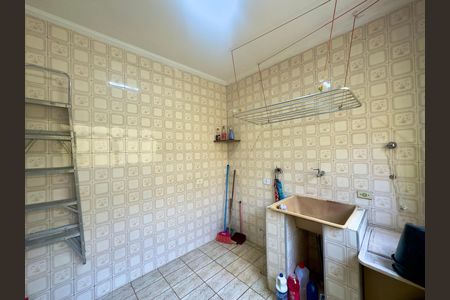 Casa para alugar com 250m², 2 quartos e 2 vagas Casa para alugar com 250m², 2 quartos e 2 vagasÁrea de Serviço