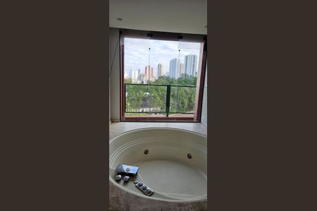Apartamento à venda com 240m², 4 quartos e 2 vagas Apartamento à venda com 240m², 4 quartos e 2 vagasBanheiro