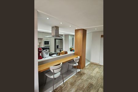 Apartamento à venda com 240m², 4 quartos e 2 vagas Apartamento à venda com 240m², 4 quartos e 2 vagasSala de Jantar