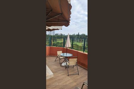 Apartamento à venda com 240m², 4 quartos e 2 vagas Apartamento à venda com 240m², 4 quartos e 2 vagasVaranda