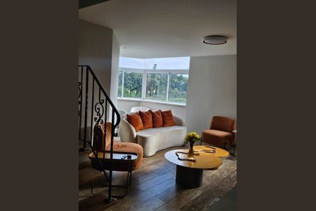 Apartamento à venda com 240m², 4 quartos e 2 vagas Apartamento à venda com 240m², 4 quartos e 2 vagasSala