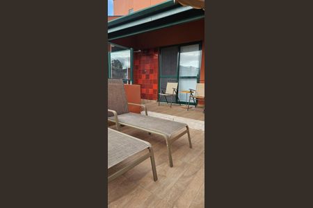 Apartamento à venda com 240m², 4 quartos e 2 vagas Apartamento à venda com 240m², 4 quartos e 2 vagasVaranda