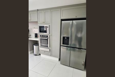 Apartamento à venda com 240m², 4 quartos e 2 vagas Apartamento à venda com 240m², 4 quartos e 2 vagasCozinha