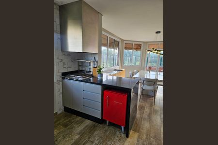 Apartamento à venda com 240m², 4 quartos e 2 vagas Apartamento à venda com 240m², 4 quartos e 2 vagasCozinha