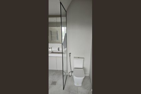 Apartamento à venda com 240m², 4 quartos e 2 vagas Apartamento à venda com 240m², 4 quartos e 2 vagasBanheiro