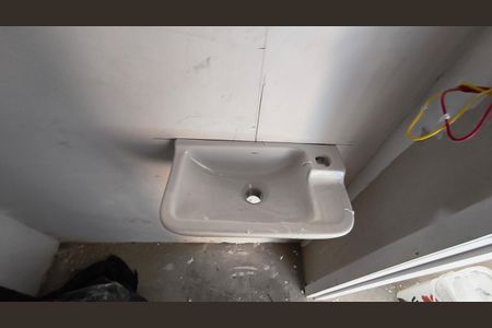 Casa à venda com 65m², 1 quarto e 2 vagasLavabo