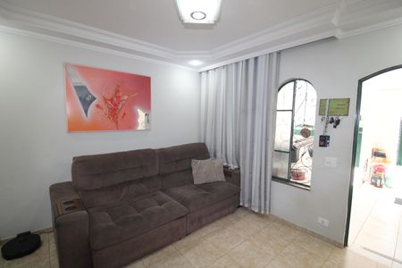 Sala de casa à venda com 2 quartos, 200m² em Chora Menino, São Paulo