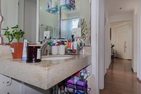 Apartamento à venda com 96m², 3 quartos e 2 vagas Apartamento à venda com 96m², 3 quartos e 2 vagasBanheiro da Suíte