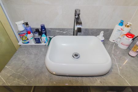 Apartamento à venda com 96m², 3 quartos e 2 vagas Apartamento à venda com 96m², 3 quartos e 2 vagasBanheiro 2