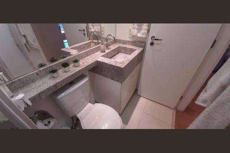 Apartamento à venda com 64m², 2 quartos e 1 vaga Apartamento à venda com 64m², 2 quartos e 1 vagaBanheiro Social