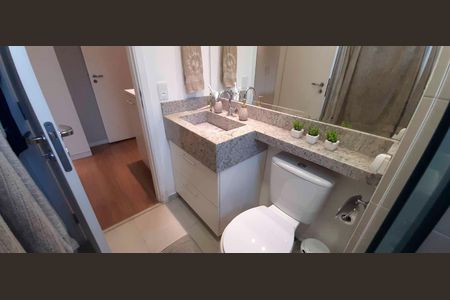 Apartamento à venda com 64m², 2 quartos e 1 vaga Apartamento à venda com 64m², 2 quartos e 1 vagaBanheiro da Suíte