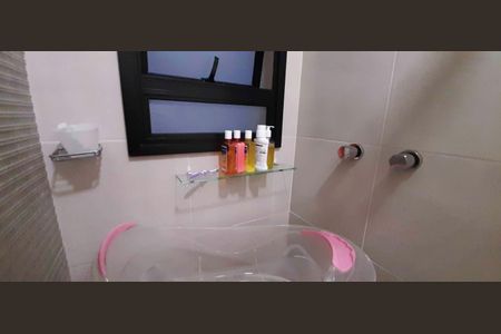 Apartamento à venda com 64m², 2 quartos e 1 vaga Apartamento à venda com 64m², 2 quartos e 1 vagaBanheiro Social