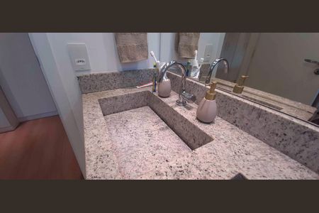 Apartamento à venda com 64m², 2 quartos e 1 vaga Apartamento à venda com 64m², 2 quartos e 1 vagaBanheiro da Suíte