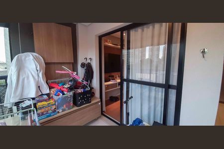Apartamento à venda com 64m², 2 quartos e 1 vaga Apartamento à venda com 64m², 2 quartos e 1 vagaSacada da sala