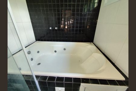 Casa à venda com 550m², 6 quartos e 10 vagasBanheiro