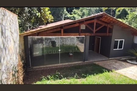 Casa à venda com 550m², 6 quartos e 10 vagasFachada